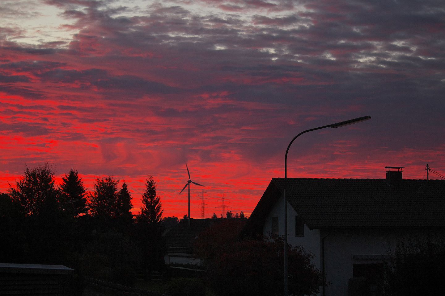 Rot leuchtet in dieser Welt Rot leuchtet in dieser Welt